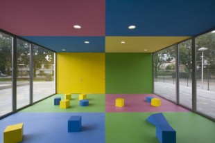 dzn_Anansi-Playground-Building-by-Mulders-vandenBerk-Architecten-6.jpg